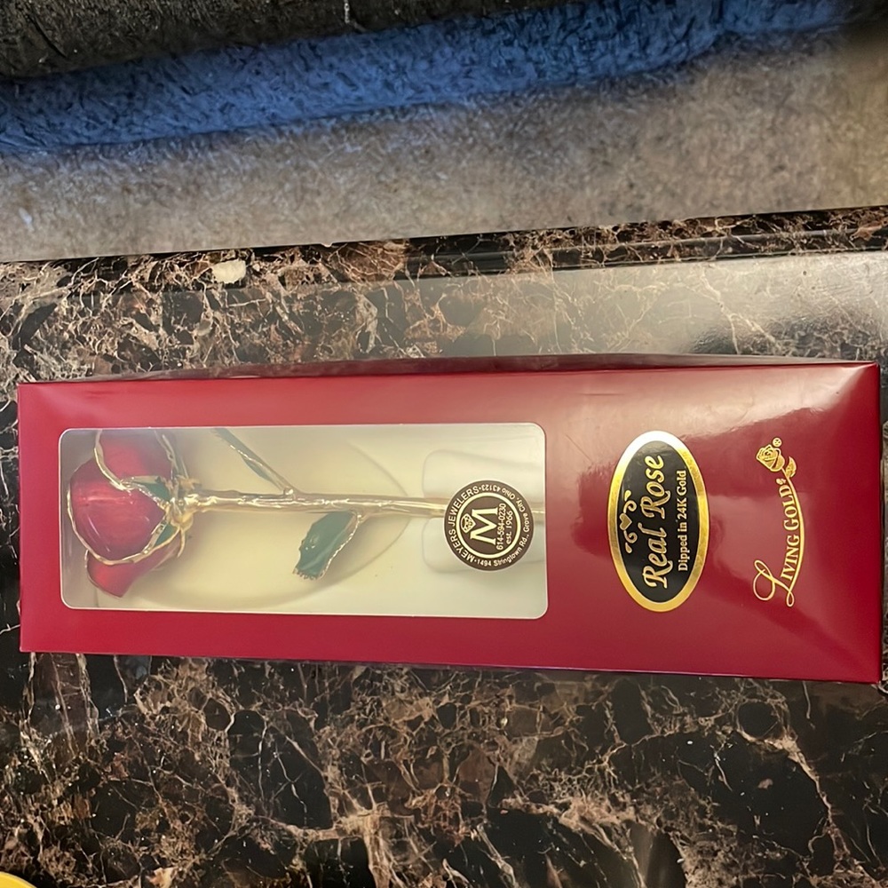 Meyers Jewelers Real Rose